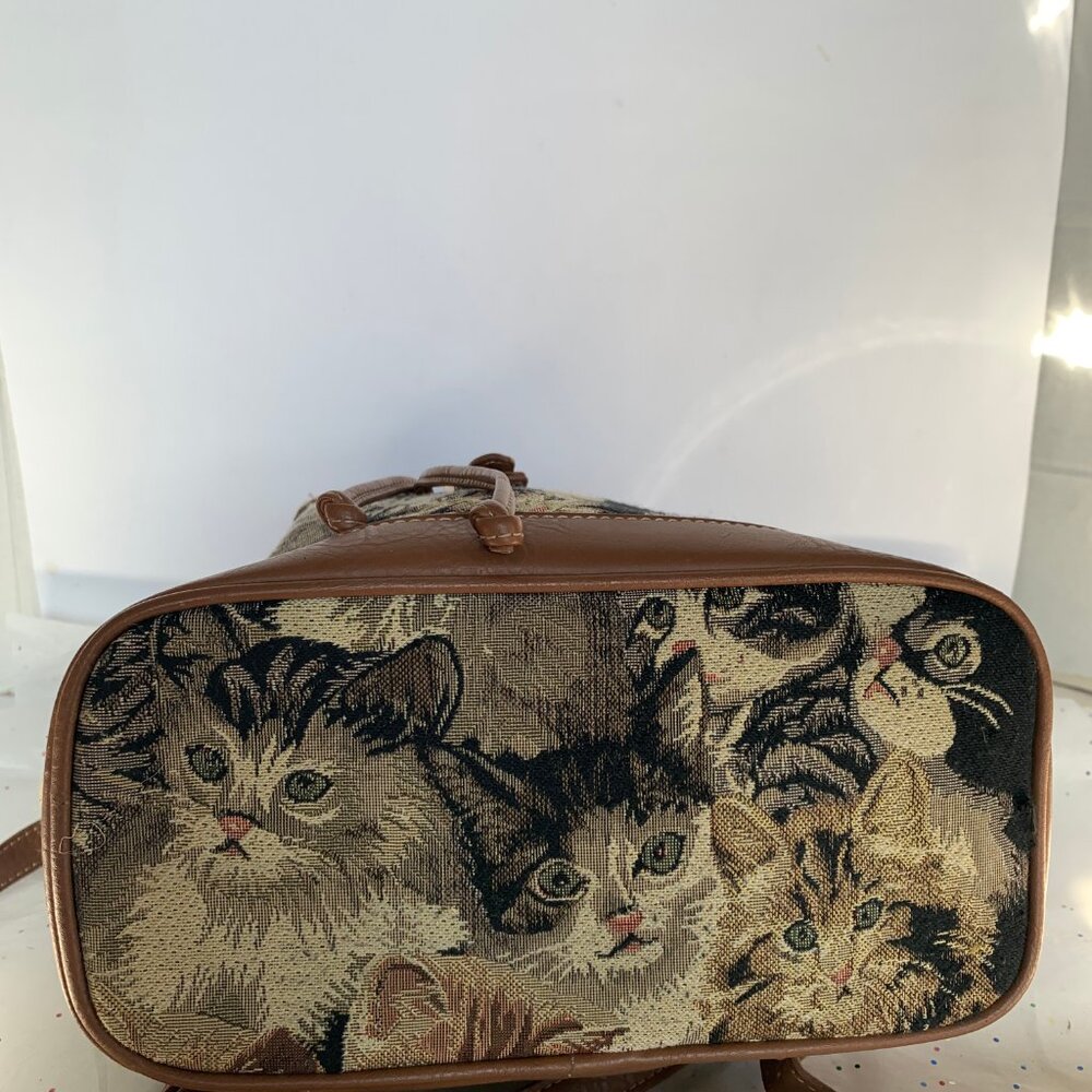 Signare Cat Kitten All over Print Tapestry Backpack Tan Drawstring Buckle Snap - Picture 9 of 14